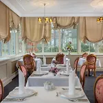 Imperial & Ξενοδοχείο 4*