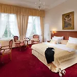 Imperial & Hotel