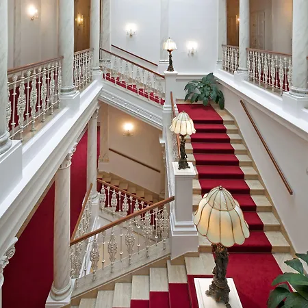 Отель Imperial & 4*