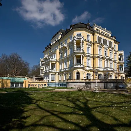 Отель Imperial & 4*