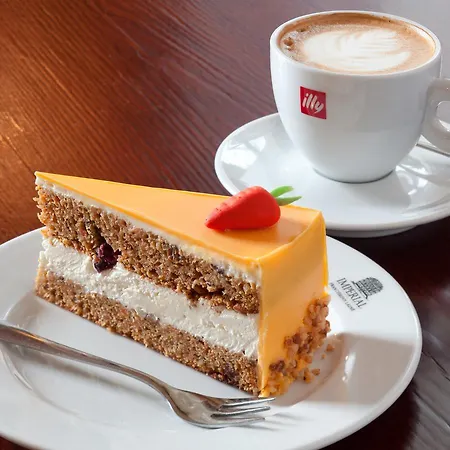 Imperial & מלון 4*